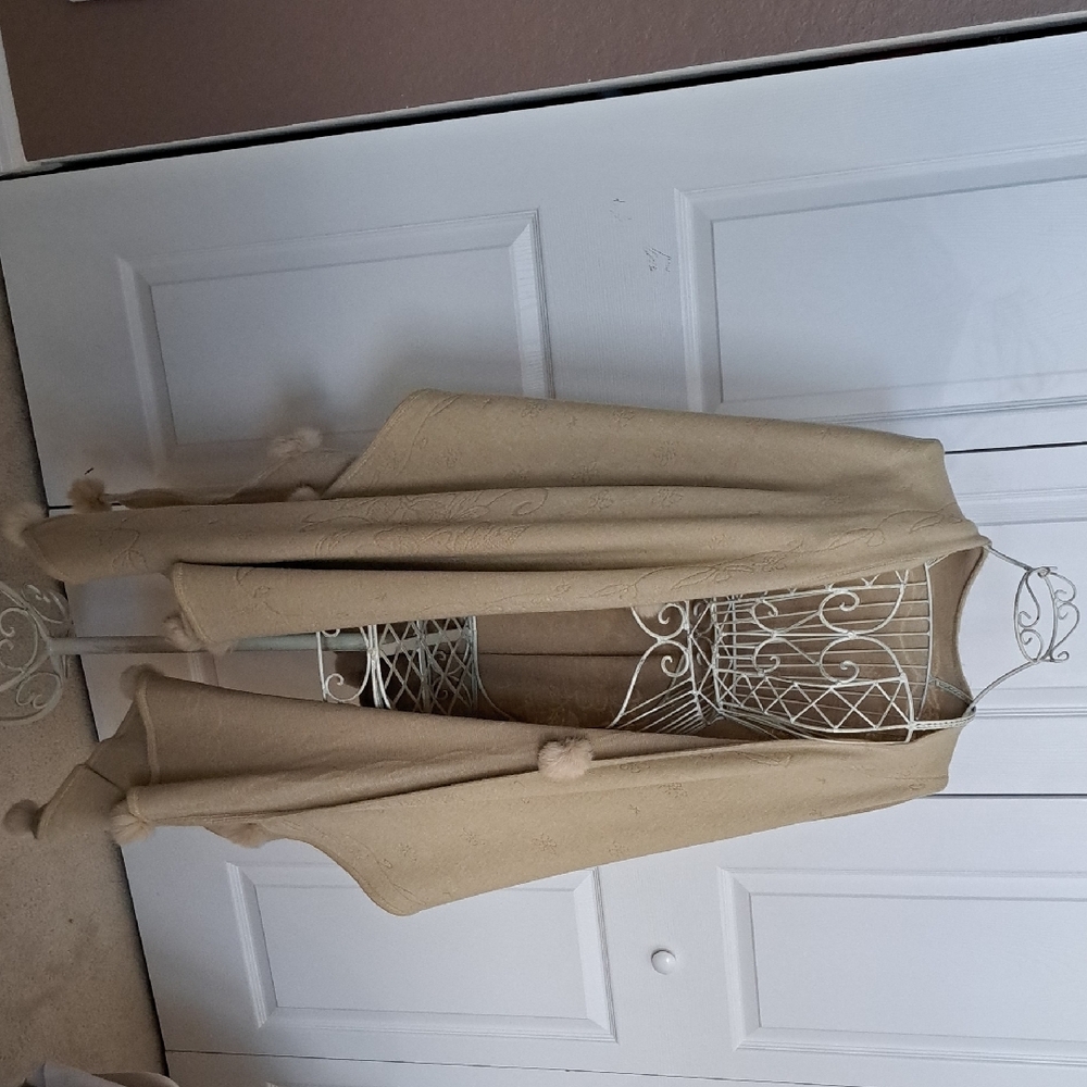 Elegant Beige Women's Coat